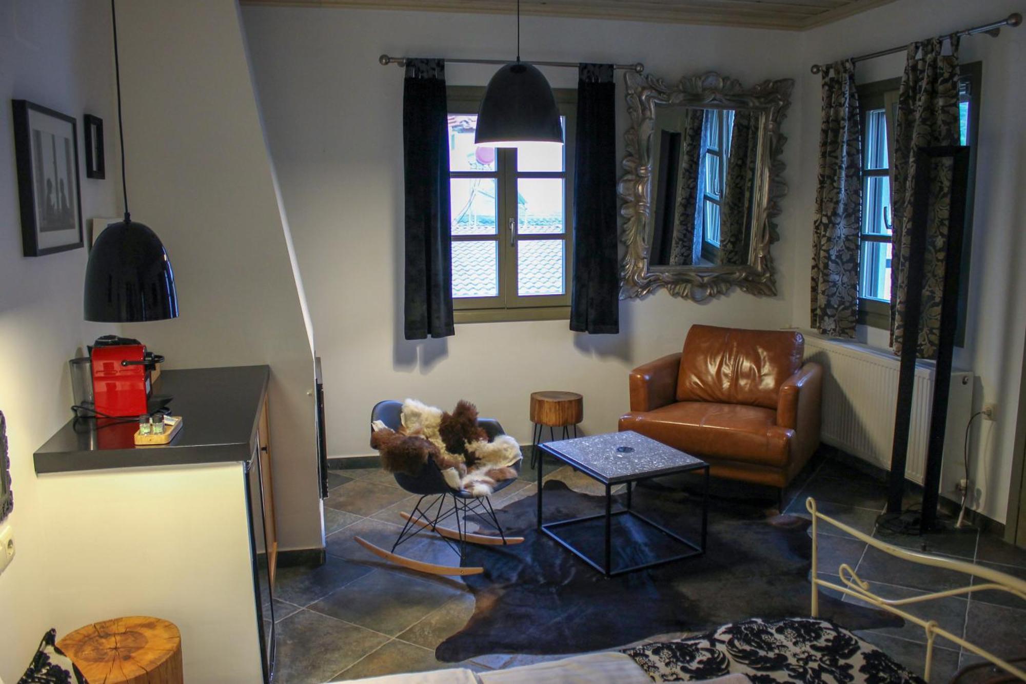 Oikies Art Rooms Ángistron Extérieur photo