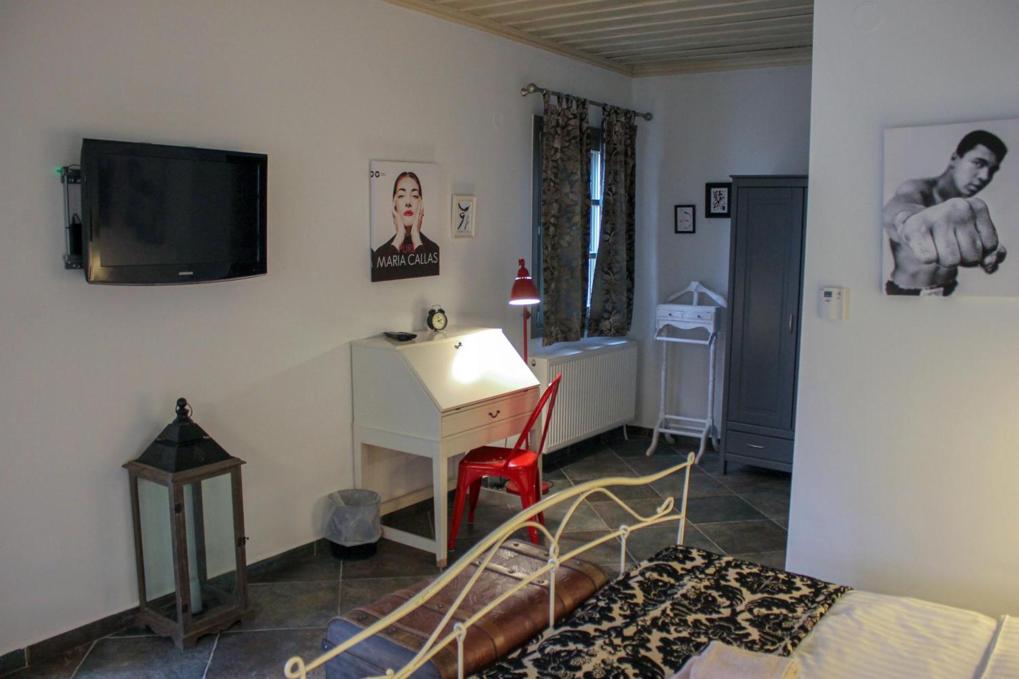 Oikies Art Rooms Ángistron Extérieur photo